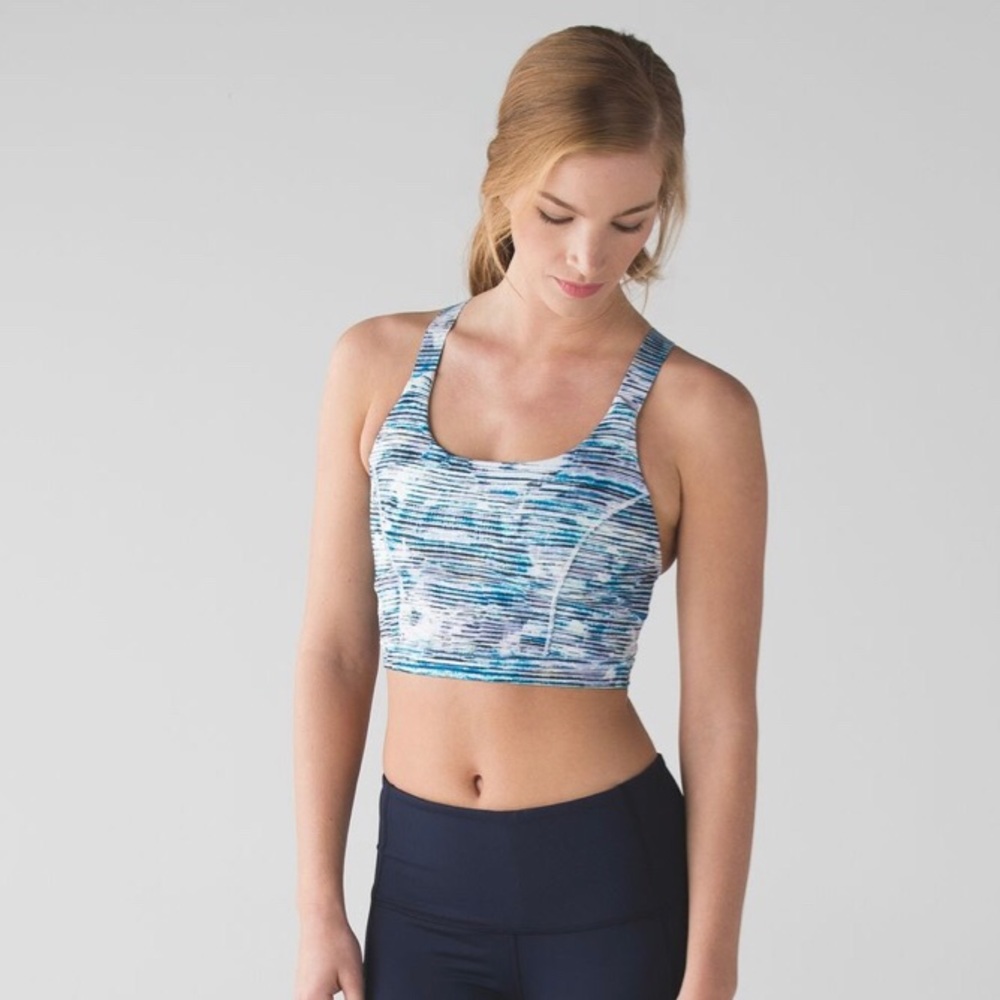 Lululemon Pure Practice Bra
Colour: Blurry Belle Multi / Sea Mist Size: 4
